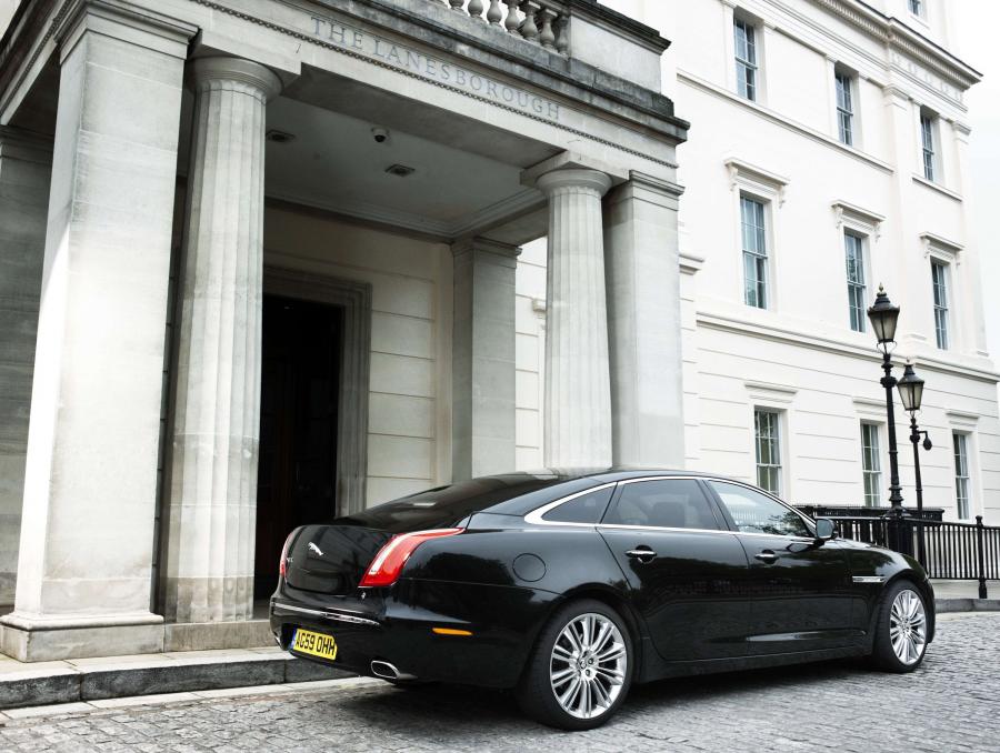 Jaguar XJ Saloon 2011 года  (фото 4 из 6)
